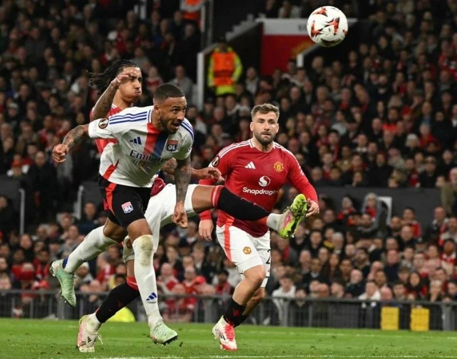 连胜终结！德国队足球赛事中意外险胜对手