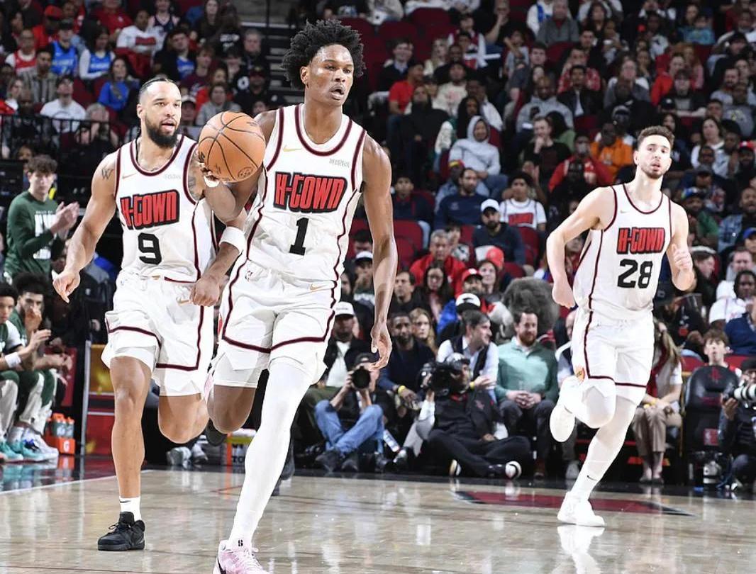 格林狂砍约基奇分,雄鹿迎来新赛季高光! 格林狂砍约基奇分,雄鹿迎来新赛季高光!